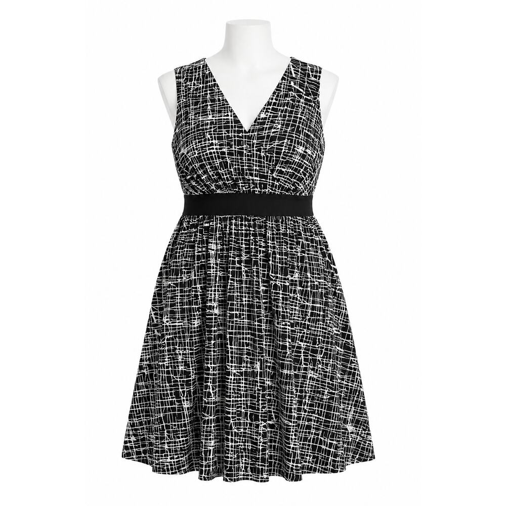 Avenue Black & White Abstract Print Sleeveless Dress – Size 26/28
